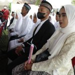 Warga mengikuti isbat nikah di Kantor KUA Desa Ciomas, Kecamatan Tenjo, Kabupaten Bogor. Foto :Sandika Fadilah/jabarekspres