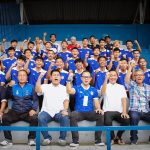 Para Pemain PSB beserta tim manajemen foto bersama Wali Kota Bogor Bima Arya. (Yudha Prananda / Jabar Ekspres)
