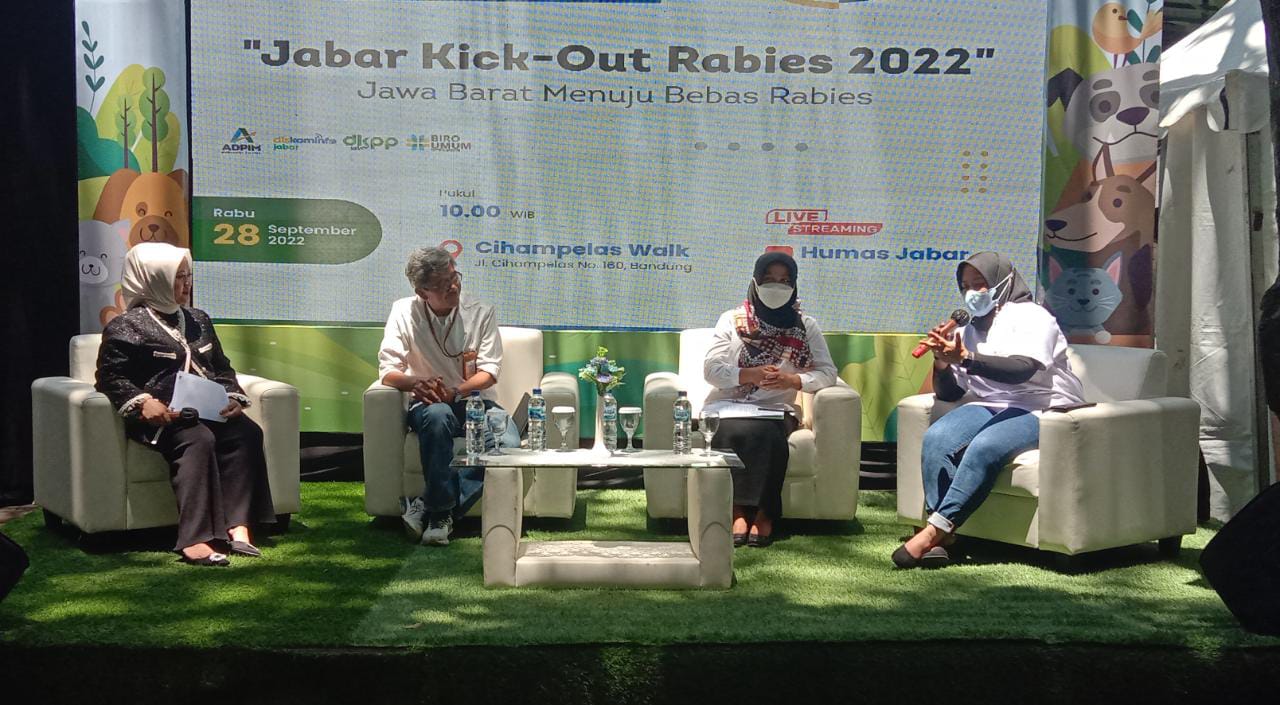 Pemprov Jabar sediakan 55 ribu vaksin rabies melalui program Jabar Kick Out Rabies 2022. Rabu (28/9). Foto. Sandi Nugraha.