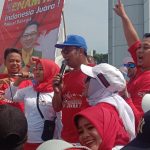 Gubenur Jabar, Ridwan Kamil saat menghadiri Launching Senam Indonesia Juara di Monumen perjuangan, Kota Bandung. Minggu (4/9). Foto. Sandi Nugraha.