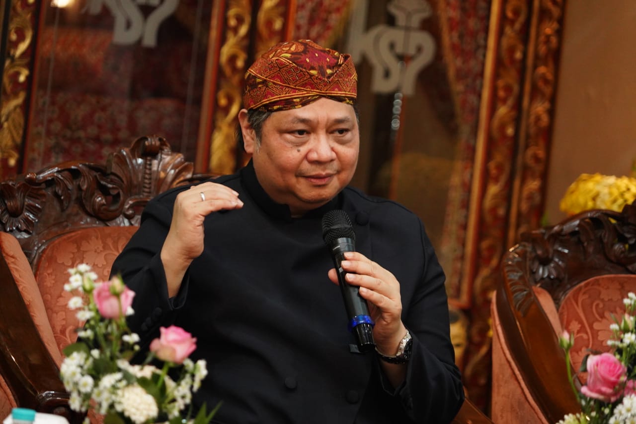 Airlangga Hartarto mengatakan, Bangsa Indonesia kaya akan budaya. Kearifan lokal harus dijadikan potensi ekonomi untuk perekonomian rakyat