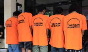 Lima Bobotoh Persib Tidak Jadi Tawuran dengan JakMania, Kini Pakai Baju Oranye