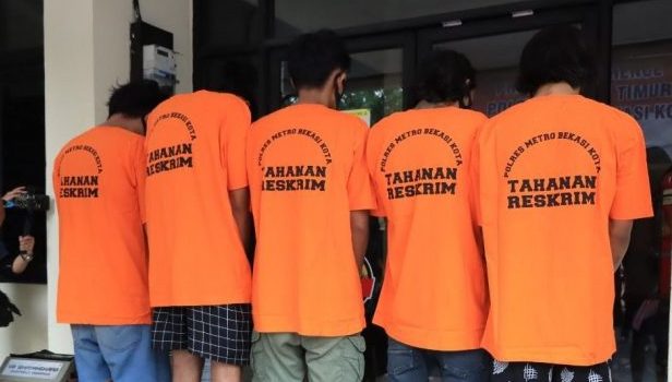 Lima Bobotoh Persib Tidak Jadi Tawuran dengan JakMania, Kini Pakai Baju Oranye