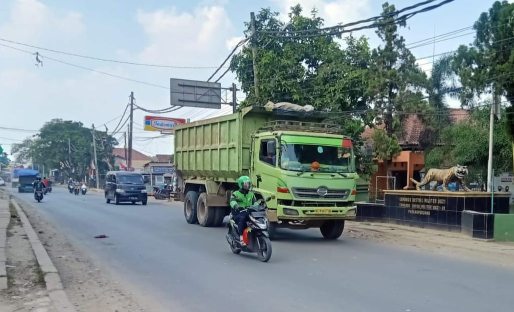 Warga Parung Panjang Geram Truk Tambang Masih Sembarangan Melintas