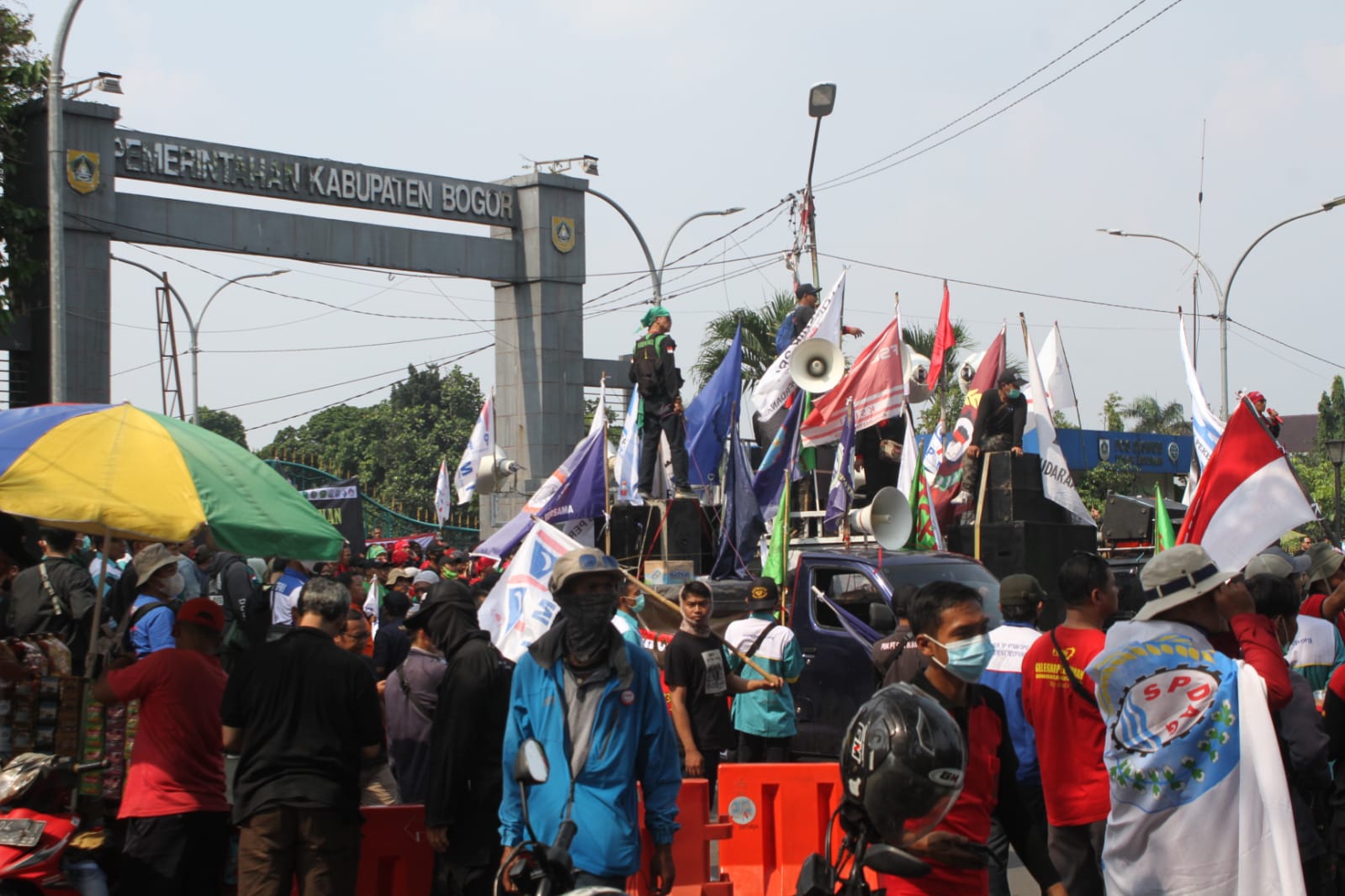 Ribuan Buruh di Kabupaten Bogor Turun ke Jalan, Berikut Tuntutannya