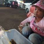 Gandis Kecil Ingin Menjadi Dokter, Asa Penjual Risoles di Depan Minimarket Batujajar
