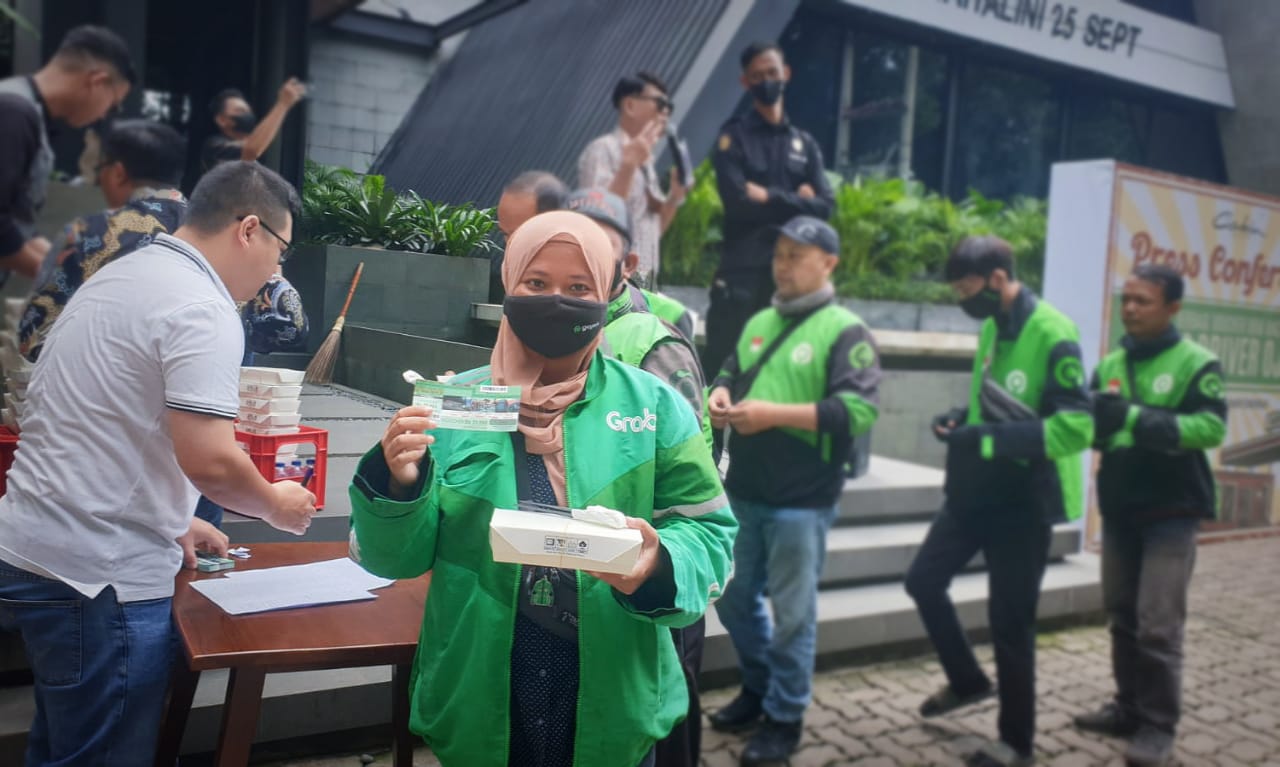 Sebar 1000 Voucher BBM, Kafe Cabin Bogor Bikin Seneng Driver Ojol