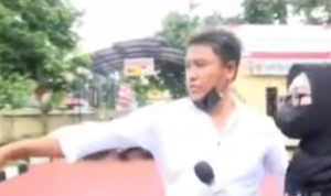 Viral Polisi Suruh Wartawan Bicara dengan Pohon, Nama Sambo Dibawa Warganet