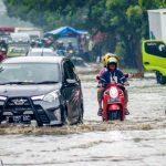 Ilustrasi doa saat hujan deras agar tidka terjadi bencana seperti banjir.