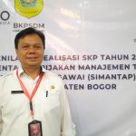 Kepala BKPSDM Kabupaten Bogor Irwan Purnawan saat menceritakan ada empat ASN yang terjerat kasus hukum.. Foto: Sandika Fadilah/JabarEkspres.com