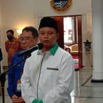 Wagub Jabar, Uu Ruzhanul Ulum saat memberikan pernyataan terkait pelaksanaan Regosek 2022, Selasa (18/10). Foto. Sandi Nugraha.