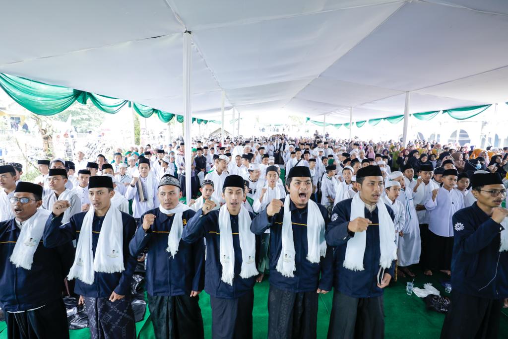 Ribuan Santri Bersama Ulama-Kyai di Kabupaten Bandung Satukan Suara: Ganjar Pranowo Presiden 2024