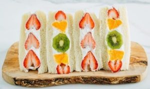 Fruit Sandwich ala Jepang, yang kini sedang viral. (instagram/justonecookbook)
