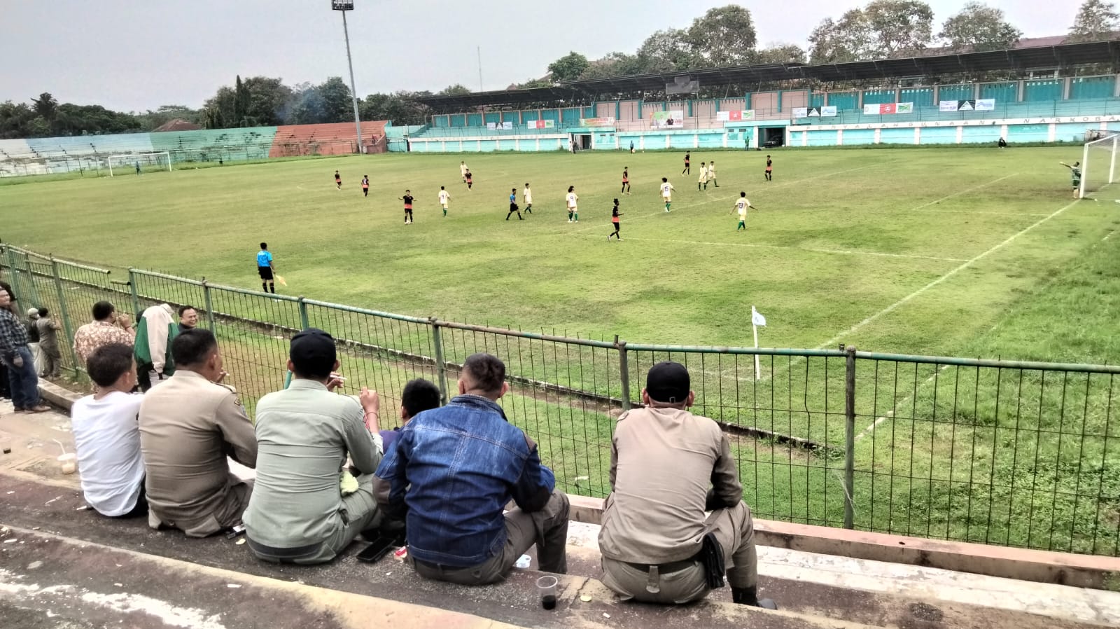 Pertandingan Piala Bupati Bogor U-19 di Stadion Mini Cibinong, Kabupaten Bogor beberapa waktu lalu. Foto :Sandika Fadilah/Jabareskpres.com