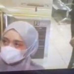 Foto terbaru Lesti Kejora saat keluar dari rumahsakit dalm kondisi diatas kursi roda dengan mata kiri masih terdapat lebam.