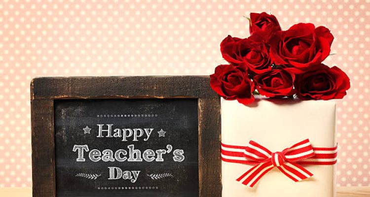 Ilustrasi hadiah dan ucapan untuk Hari guru sedunia tahun 2022. (pixabay)