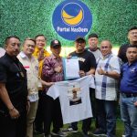JALIN KOLABORASI: Jajaran pengurus DPC Nasdem Bandung saat menerima kunjungan Relawan Jabar Manis (Jawa Barat Bersama Anies) di Sekretariat DPD Nasdem Kota Bandung, Jalan Karawitan, Rabu 12 Oktober 2022.