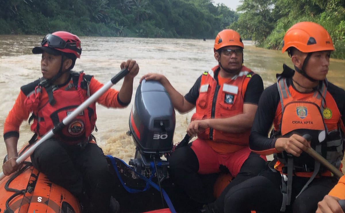 Pemuda Bogor Hilang Terseret Arus Sungai Cileungsi