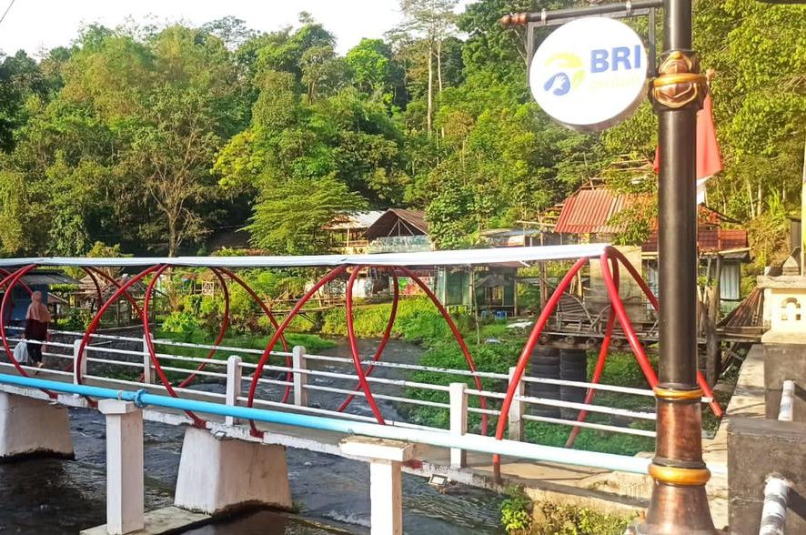 Mengusung semangat Pro Planet, Pro People, dan Pro Profit, BRI melakukan program “Bersih-Bersih Kali” di berbagai wilayah di Indonesia.