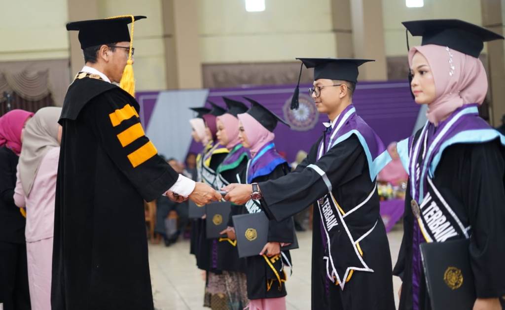 Pelaksanaan wisuda unigal