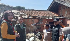 Dua Pejabat Jabar Saksikan Langsung Evakuasi Korban Tertimbun Longsor di Bogor