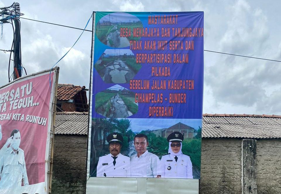Protes Jalan Rusak, Warga Desa Tanjungjaya dan Mekarjaya Tidak Akan Ikut Pilkada
