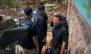 Sambangi Lokasi Bencana, Esteh Indonesia Serahkan Donasi Rp100 Juta dan Puluhan Paket Sembako