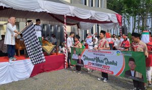 kalangan pondok pesantren mengikuti gerak jalan kerukunan yang dilaksanakan oleh Kantor wilayah Kemenag Jabar di  Kabupaten Indramayu