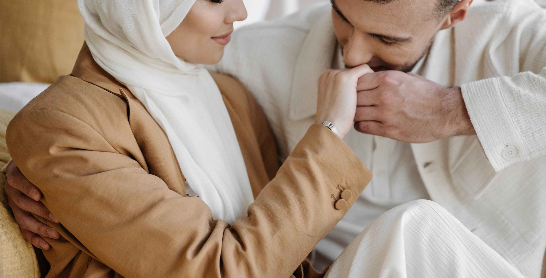 Hukum Berhubungan Suami Istri Saat Bulan Ramadhan Homecare