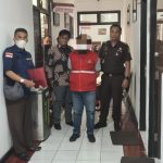 DJP Jabar I Serahkan Tersangka dan Barang Bukti Pidana Pajak ke Kejaksaan