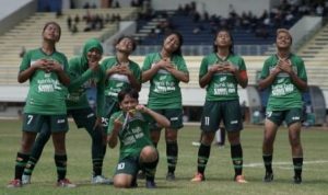Tim sepakbola putri Kabupaten Bandung yang menang dramatis berhak membawa pulang medali Porprov Jabar 2022 (porprov.bandungkab.id)