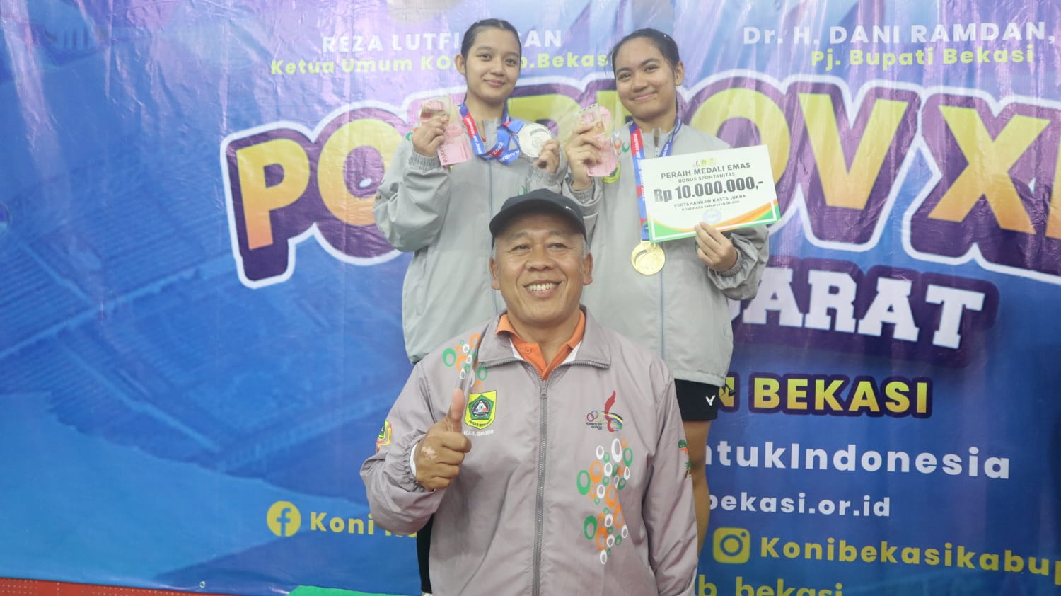 BORONG MEDALI EMAS: Tim Badminton Bogor perkasa dan menjadi juara umum di ajang Porprov ke XIV Jawa Barat 2022. (DOK/DISKOMINFO KABUPATEN BOGOR)
