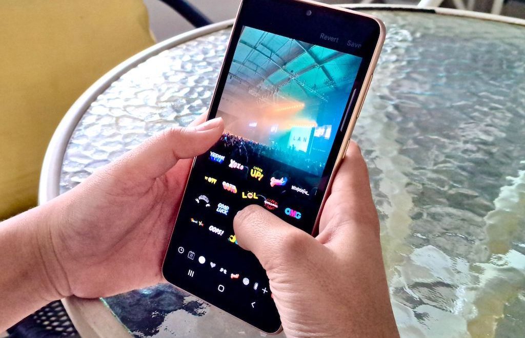 Bagi kalian yang gemar menonton konser musik, kini Samsung Galaxy A33 5G memiliki fitur yang sangat mendukung untuk mengabadikan momen