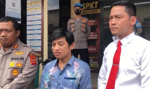 TERJERAT HUKUM: Urip Saputra, perekayasa mayat hidup di Bogor meminta maaf di Mako Polres Bogor, Senin 21 Nnovember 2022. (SANDIKA FADILAH/JABAREKSPRES.COM)