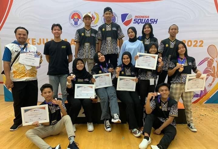Provinsi Jawa Barat berhasil menjadi juara umum pada Kejuaraan Nasional Squash 2022.Dari 12 nomor dan kelompok usia yang dipertandingkan