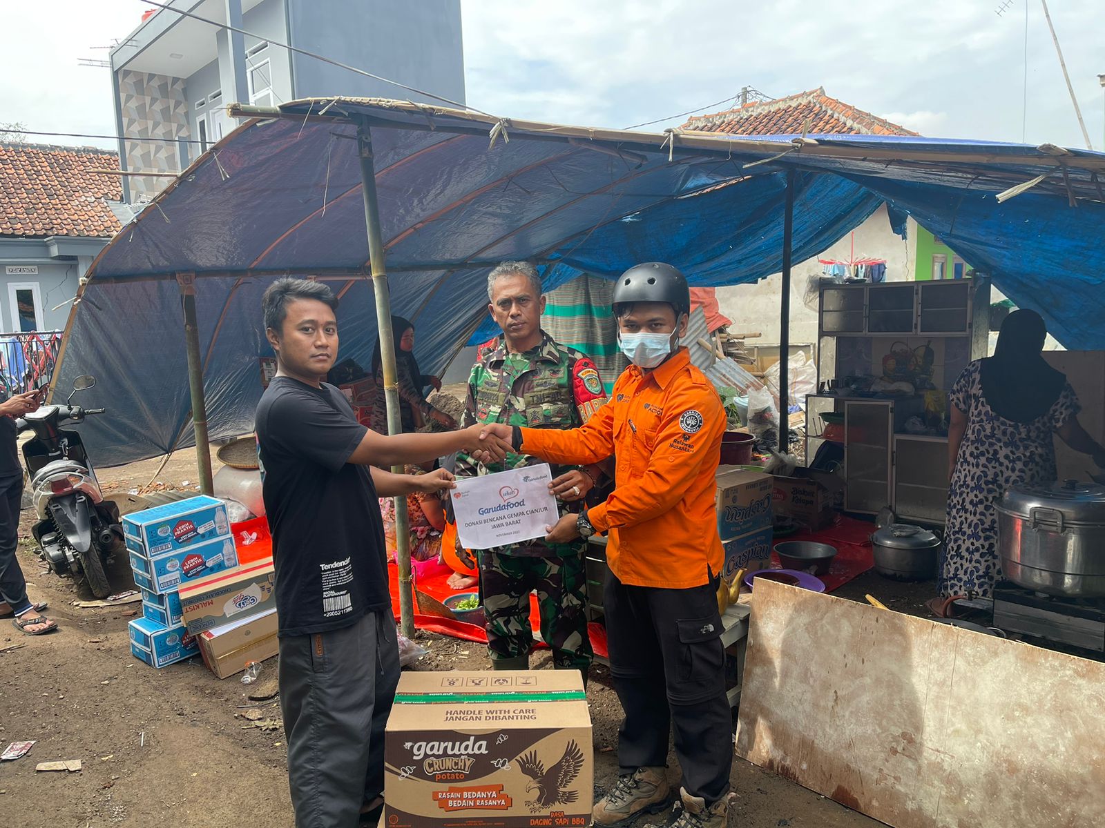 Rumah Zakat juga terus berupaya membantu para korban di lokasi gempa Cianjur. sejak hari pertama langsung menerjunkan relawan