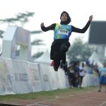 UNJUK SKILL: Salah seorang peserta Energen Champion Student Athletics Championships atau SAC Indonesia - West Java Qualifiers digelar, Jumat 25 November.