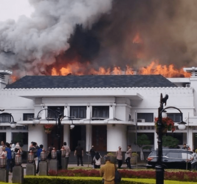 gedung walikota bandung kebakaran