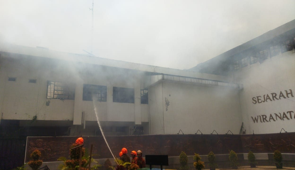 Gedung Bappelitbang Dilalap Api, Balai Kota Bandung Terbakar