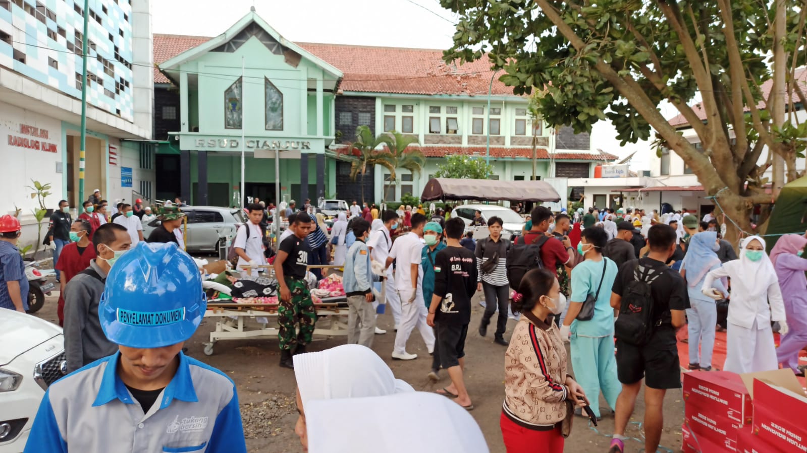 PEDULI KORBAN: PB IDI dan seluruh IDI Wilayah dan Cabang khususnya IDI Cianjur menyampaikan duka cita mendalam untuk keluarga korban terdampak gempa Cianjur.