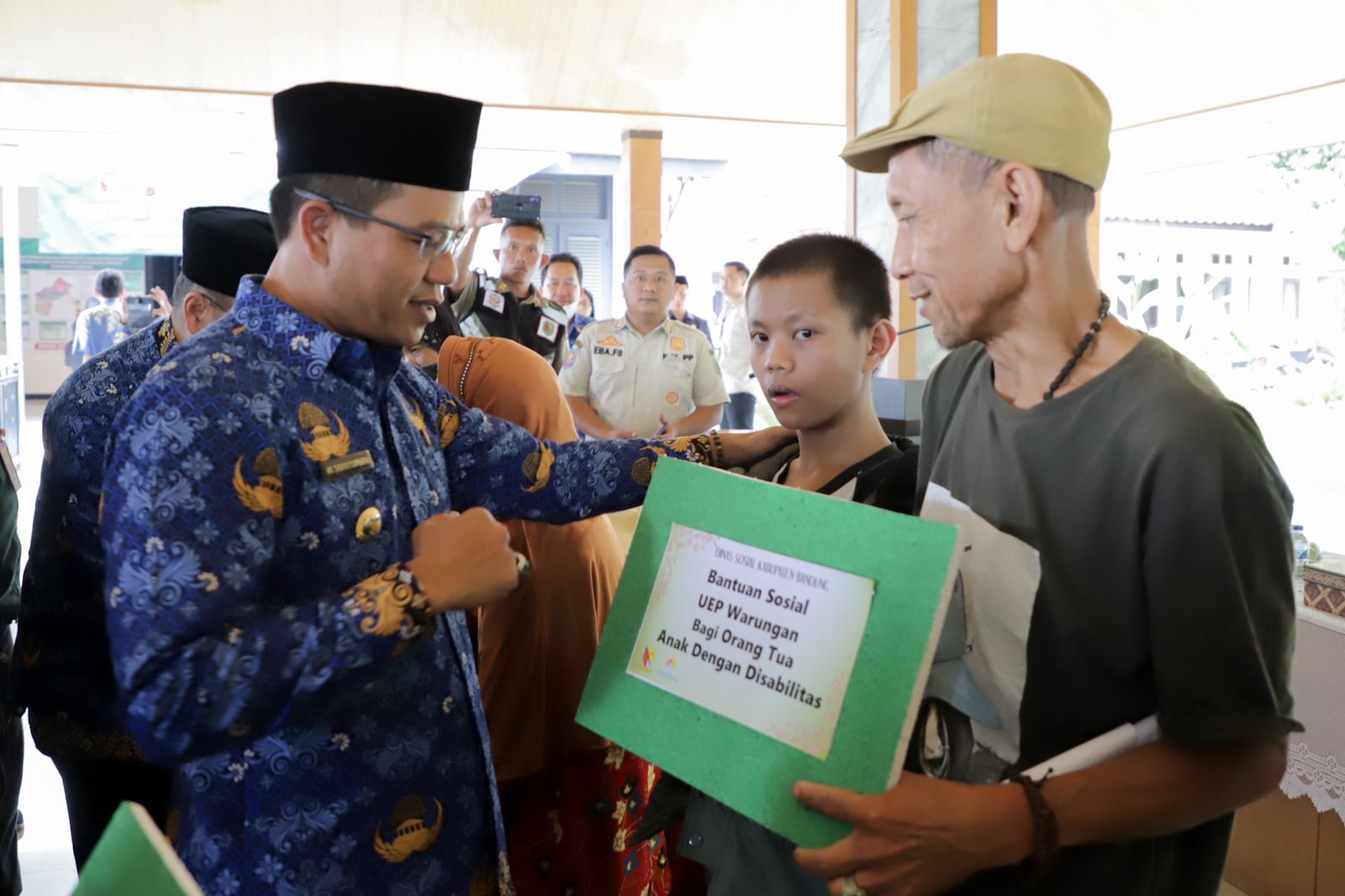 paya Kendalikan Inflansi, Kabupaten Bandung Bagikan Bansos pada 5.719 KPM