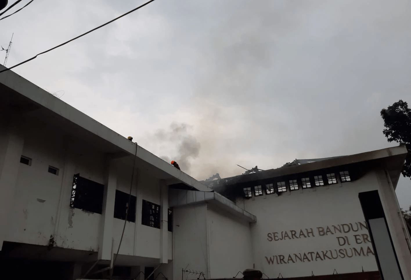 Kebakaran Gedung Bappelitbang di Balai Kota Bandung Telah Padam, Saksi Laporkan Korban Jiwa