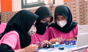 250 siswi SMASMK Jawa Barat untuk mendapatkan kesempatan emas untuk dikirim ke global Amazon Web Servis dalam ajang AWS Girls’ Tech Day.