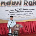 Perdanan Menteri Malaysia Anwar Ibrahim menghadiri Kenduri Rakyat di Tambun, Ipoh, sebelum mengumumkan kabinet. -Foto: Mukhriz Hazim-Malaysia Kini-