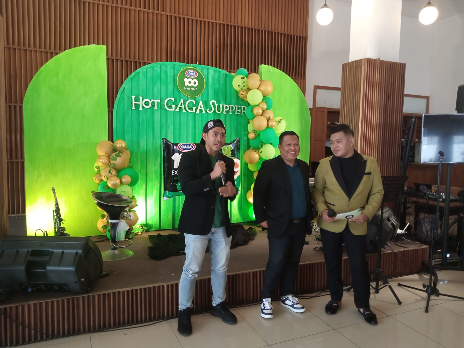 Mie Gaga 100 Extra Pedas bersama Tanboy Kun menantang warga Bandung dengan tantangan HUHAH Challenge (ist)