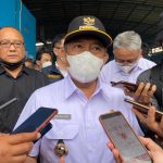 PEDULI KEBERSIHAN: Wali Kota Bandung, Yana Mulyana saat memberikan penjelasan mengenai pengelolaan sampah di Kota Bandung. (MUHAMMAD NIZAR/JABAR EKSPRES)