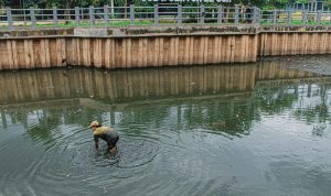 BELUM BEHASIL: Kolam retensi di kawasan Pasar Induk Gedebage, Sub 2 Sektor 22 Sungai Citarum Harum. Pemkot terus bangun kolam retensi atasi banjir. (KHOLID/JABAR EKSPRES)