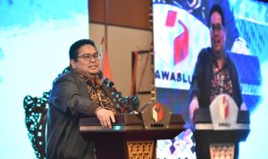 Ketua Bawaslu Rahmat Bagja saat menjadi narasumber dalam Talkshow Nasional Tribun Series dengan tema Partai Baru Melawan Dominasi Partai Lama