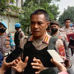 Kabid Humas Polda Jabar, Kombes Pol Ibrahim Tompo saat memebrikan keterangan update terkain kasus bom bunuh diri kepada awak media, Rabu (7/12). (Sandi Nugraha/Jabarekspres)