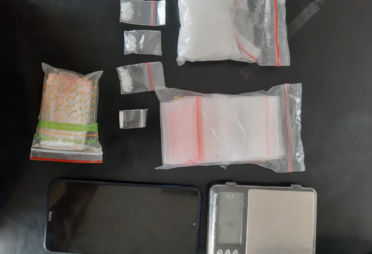 Satuan Narkoba (Satnarkoba) Polresta Bogor Kota kembali menangkap pengedar narkotika jenis sabu berinisial SM (34) di kediamannya